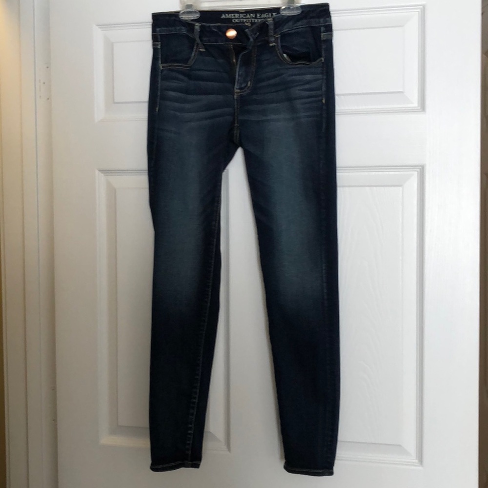 American Eagle skinny jeans size 8!